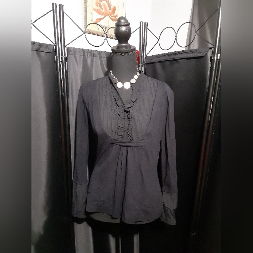 Style & Co Petite Elegant Black Women's Top Ruffled Detsil Top Size M Whimsical